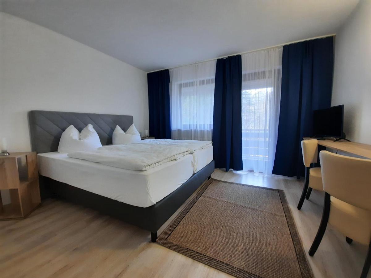 Hotel Pension Bluechersruh Бад-Бернек  Экстерьер фото